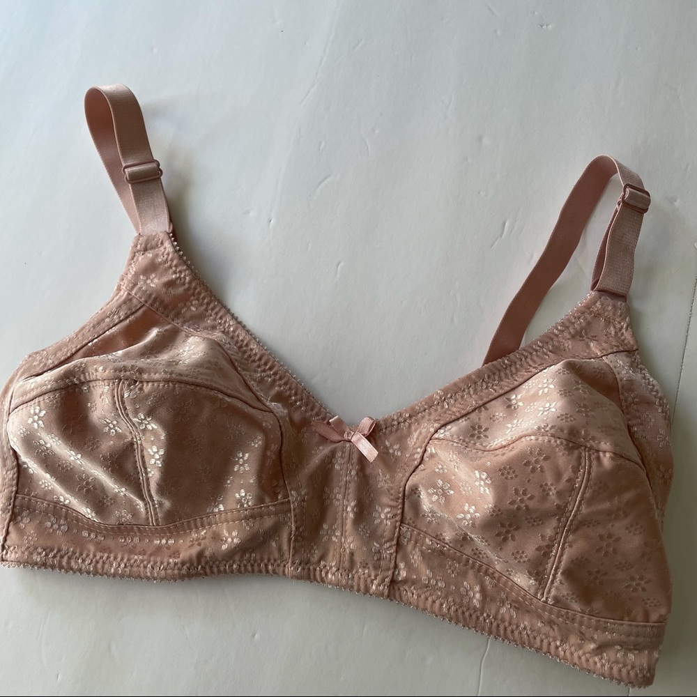 SOFRA Wire Free Beige Floral Pattern Bra sz. 38B